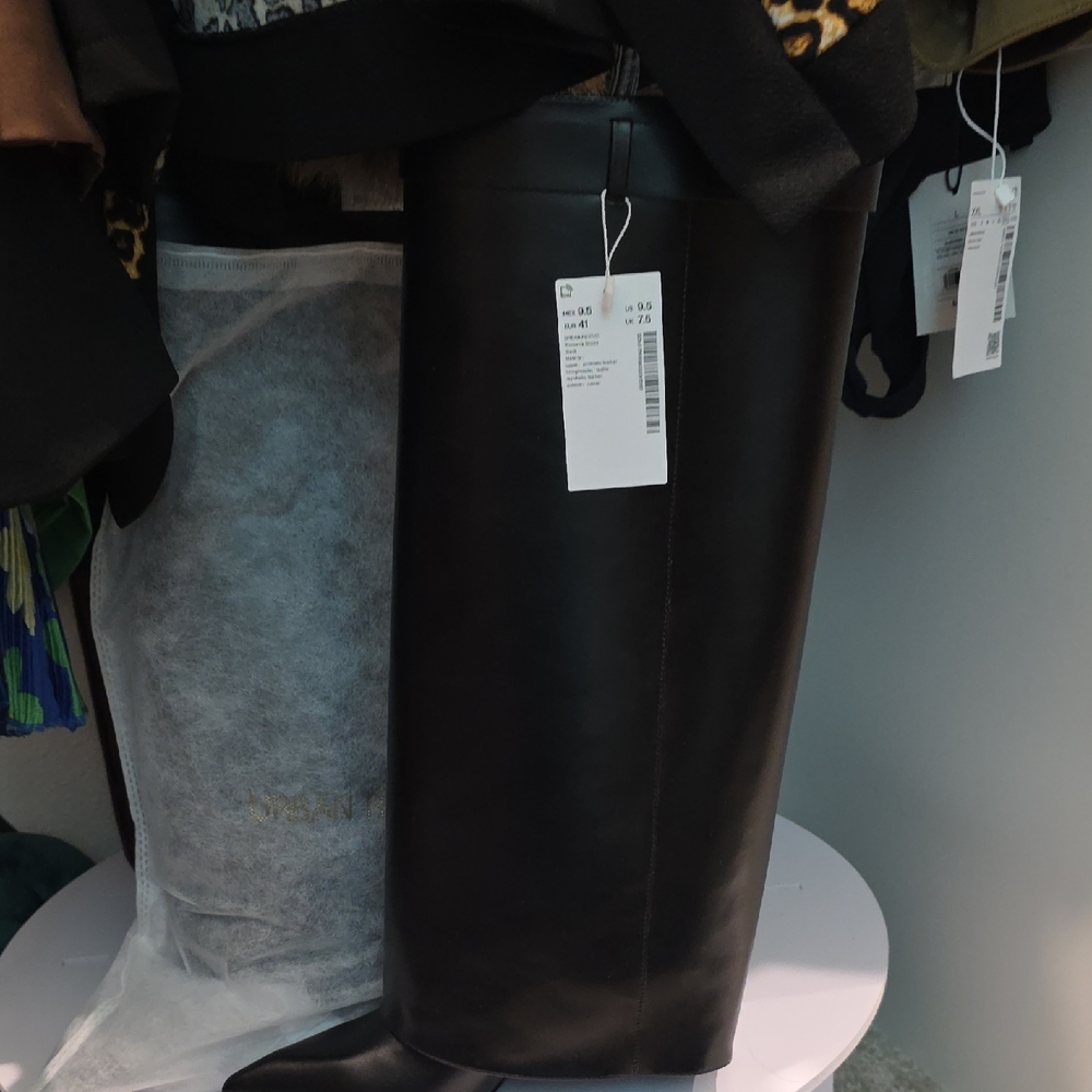 Classic Black Knee-High Heeled Boot - Women's